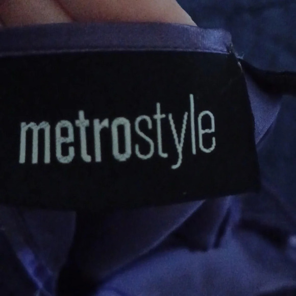 💙 🏍silky  to touch purple Blouse - Picture 8 of 9